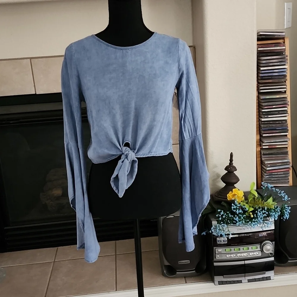 Shirt - Picture 3 of 6
